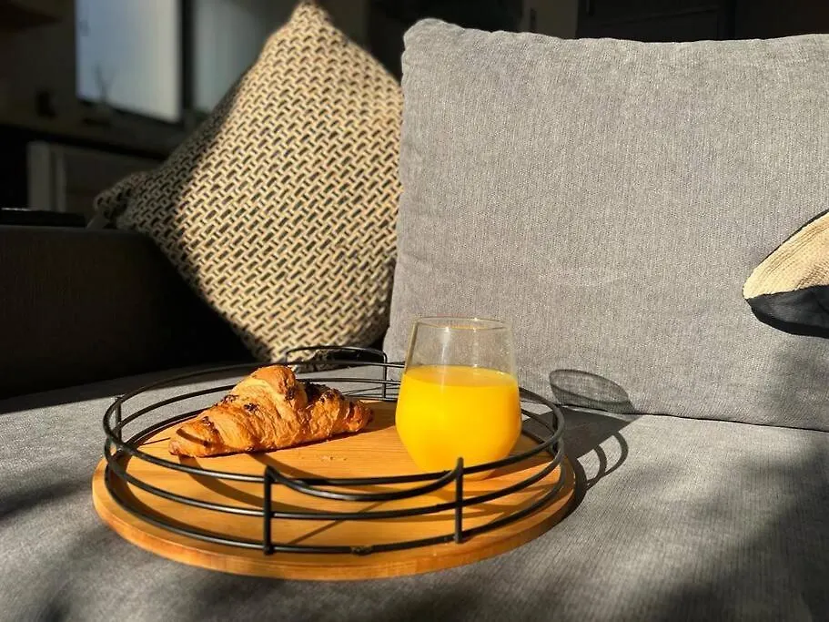 Southampton City Retreat Apartment 0*,