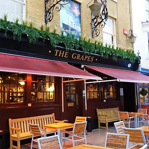 3* Gasthof The Grapes Pub