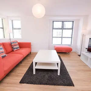 Town Or Country Oxford Heights Apartment